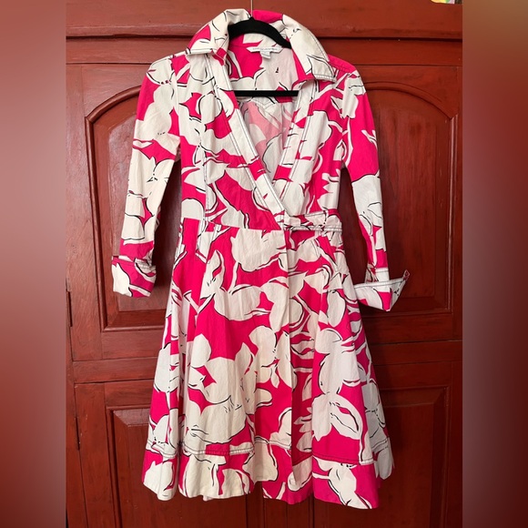 Diane Von Furstenberg Dresses & Skirts - Diane Von Furstenberg Pink and white Floral Wrap Dress- beautiful!